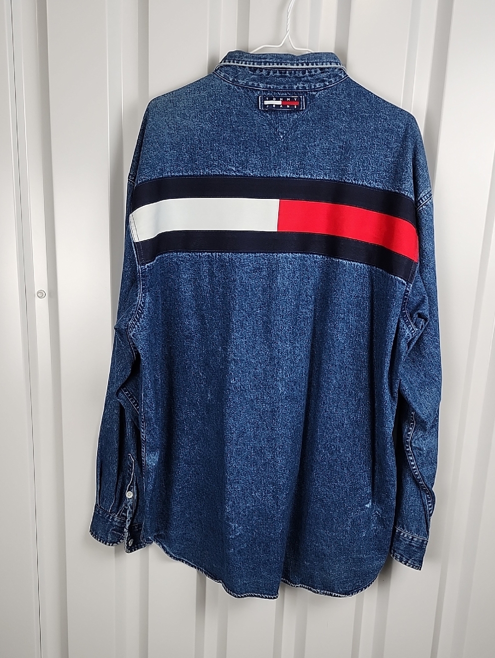 Vintage Tommy Hilfiger Mens Blue Denim Shirt Back Flag Stripes Size XL Cotton